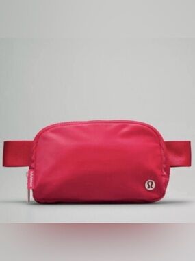 Lululemon Everywhere Belt Bag